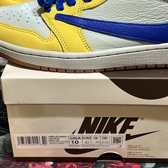DS NIKE AIR JORDAN 1 LOW x TRAVIS SCOTT CANARY YELLOW SZ WOMENS 10 MENS 8.5 RARE